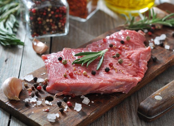 Китайские ученые напомнили о вреде красного мяса для здоровья и окружающей среды